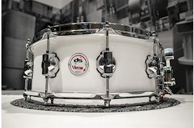 DS DRUM - VENOM 14x5.5" MAPLE SNAREDRUM - SNOW WHITE